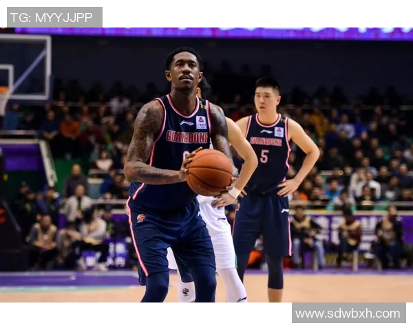 马尚布鲁克斯的篮球之路与职业生涯的辉煌成就探讨